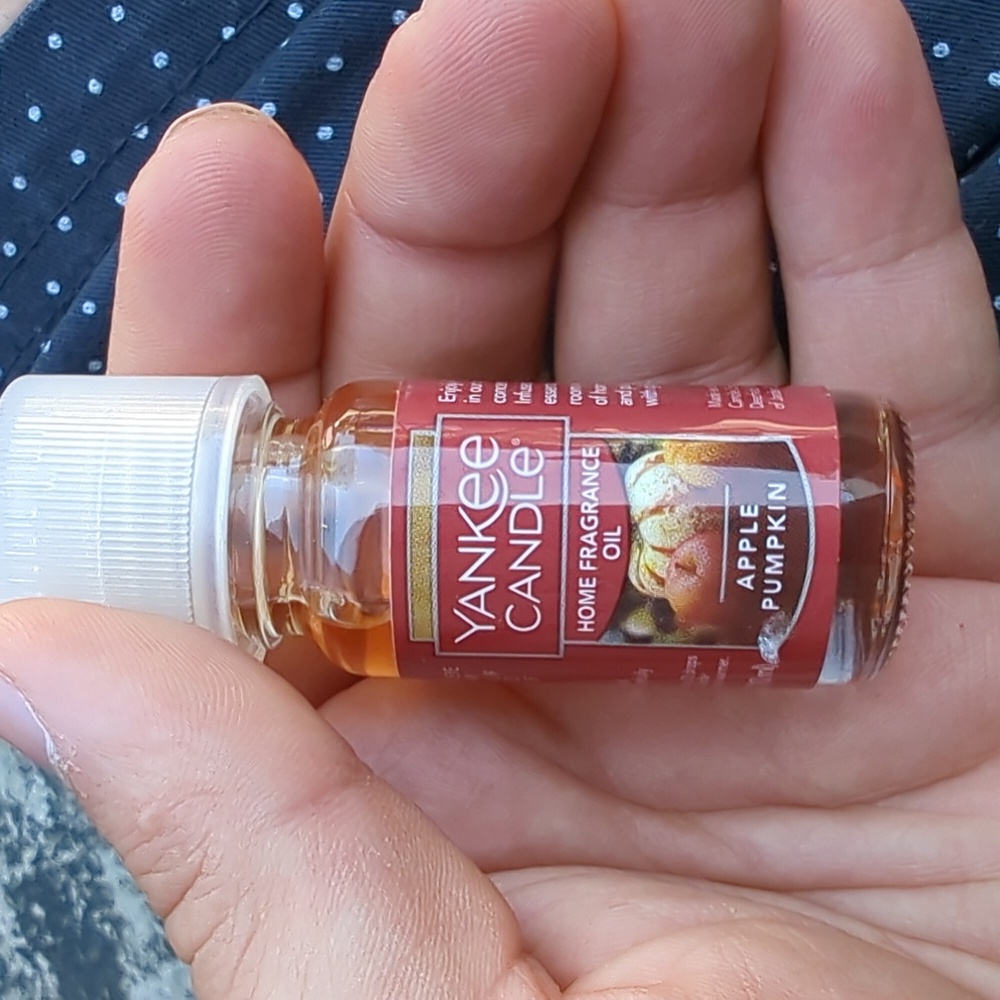 Rare & Discontinued - Yankee Candle Apple Pumpkin Oil Warmer Scent